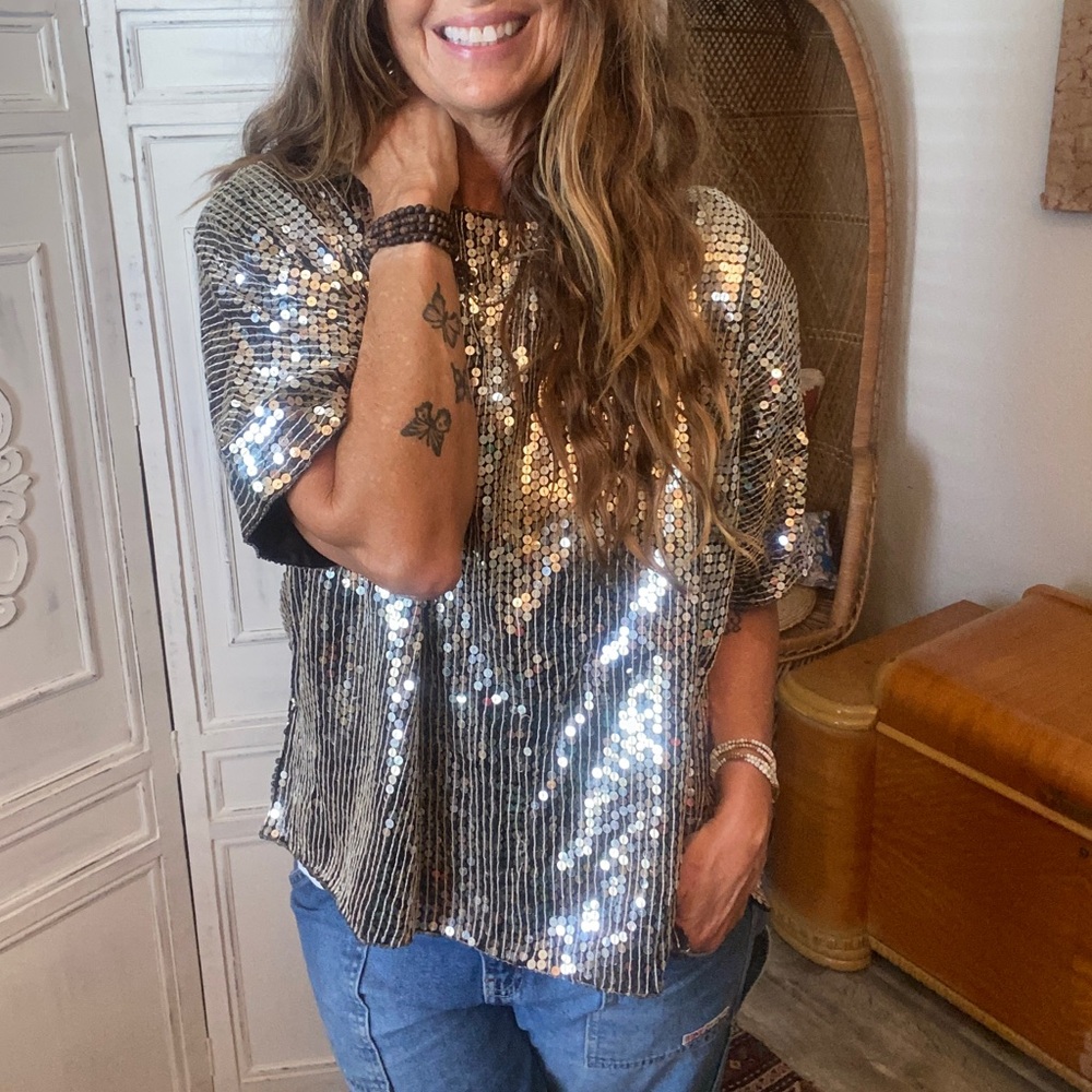 Vintage Silver Sequins Top XL 2X Deadstock Silk Boxy Crop Disco Jewel Queen - Picture 2 of 11